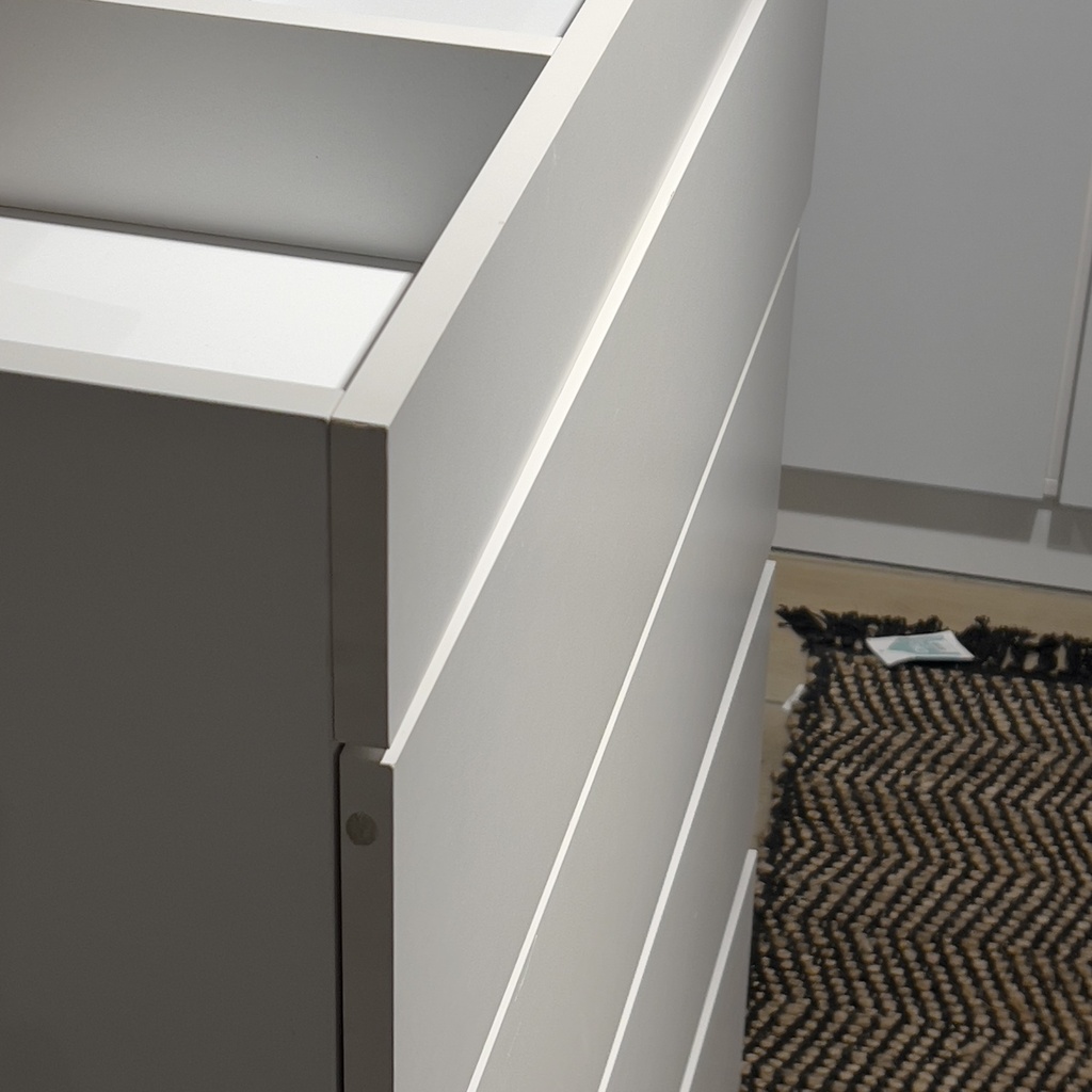 Cómoda Hantu 4 cajones con espejo